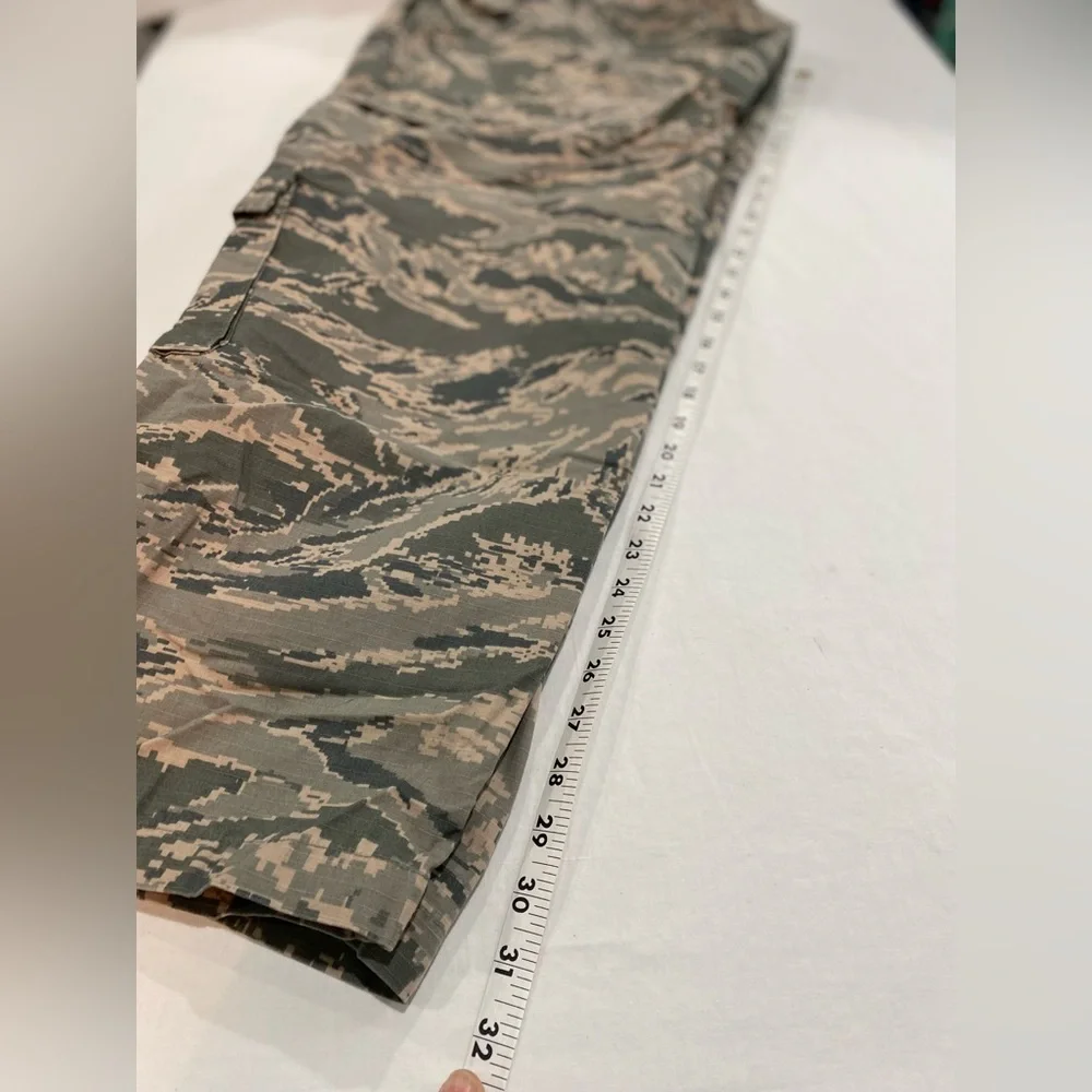Men's digital Camouflage Cargo Pants - Picture 3 of 6